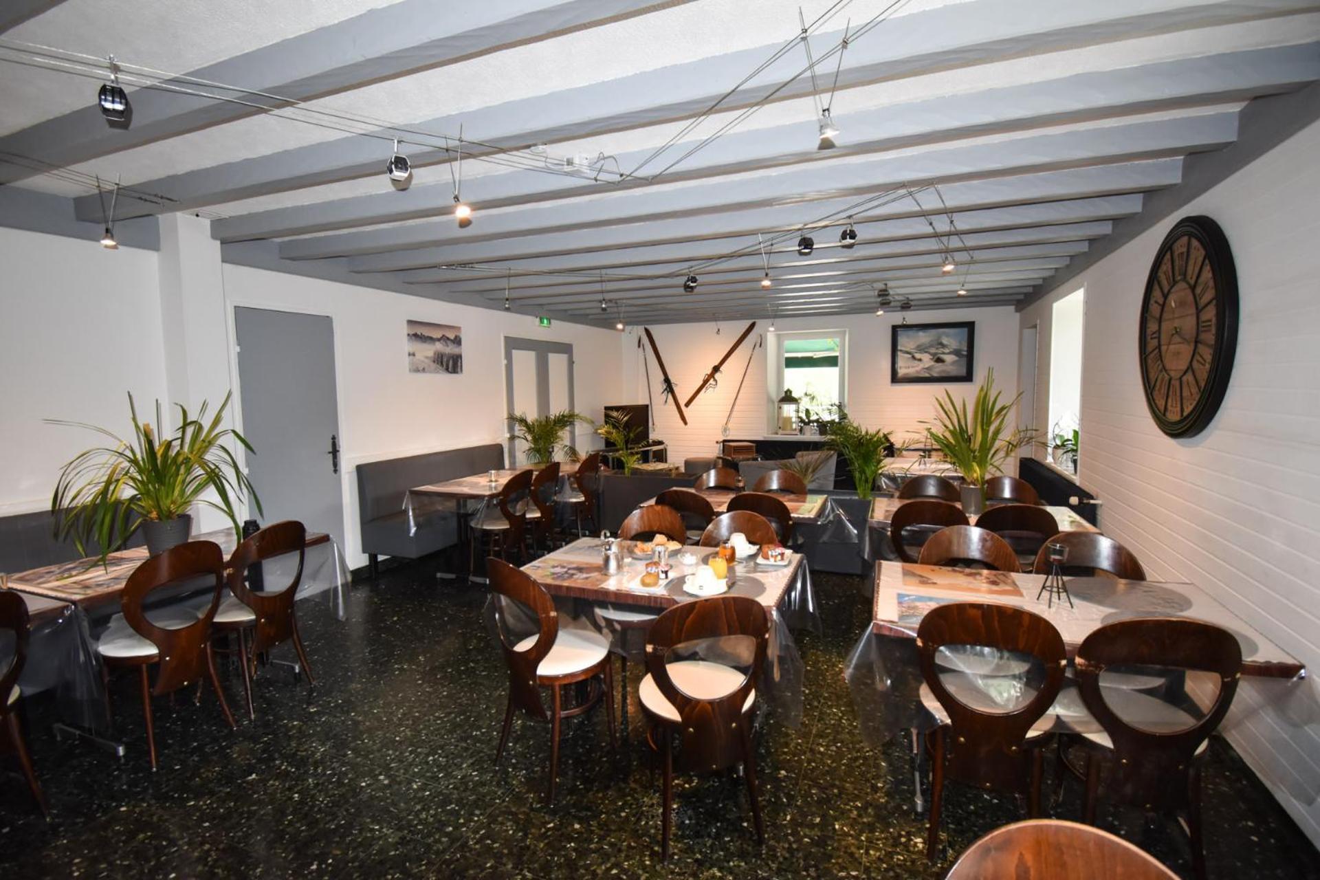 Hotel Le Chinfrey 莱热 外观 照片